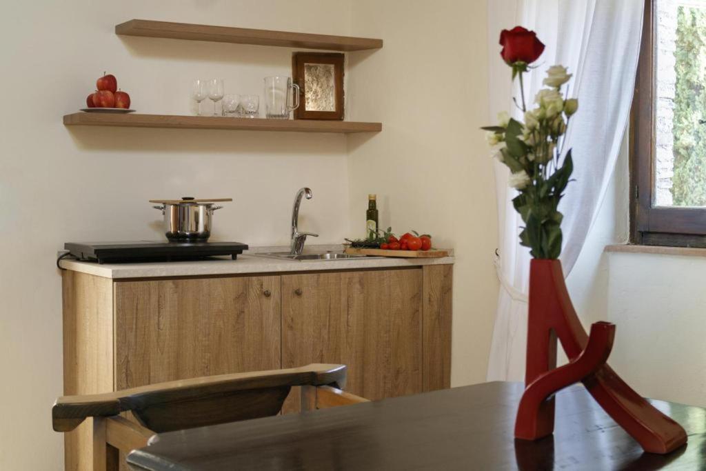 Relais Borgo Lizori Country House Кампело сул Клитуно Екстериор снимка