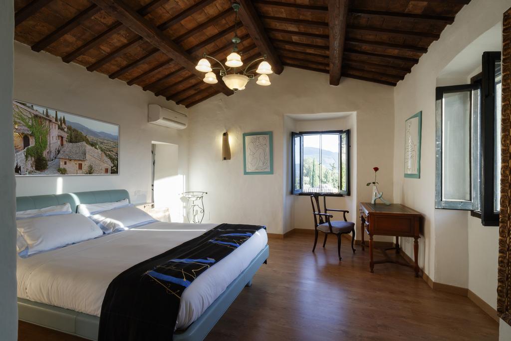 Relais Borgo Lizori Country House Кампело сул Клитуно Екстериор снимка
