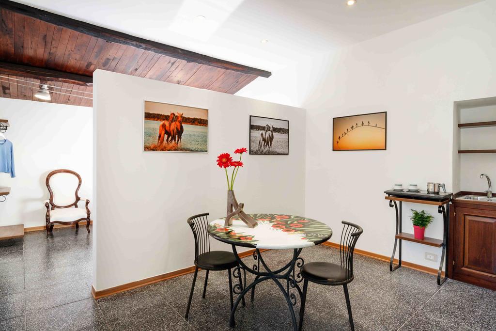 Relais Borgo Lizori Country House Кампело сул Клитуно Екстериор снимка