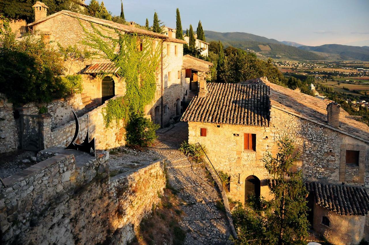 Relais Borgo Lizori Country House Кампело сул Клитуно Екстериор снимка