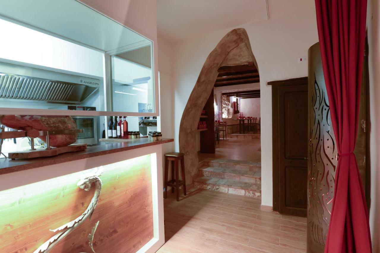 Relais Borgo Lizori Country House Кампело сул Клитуно Екстериор снимка