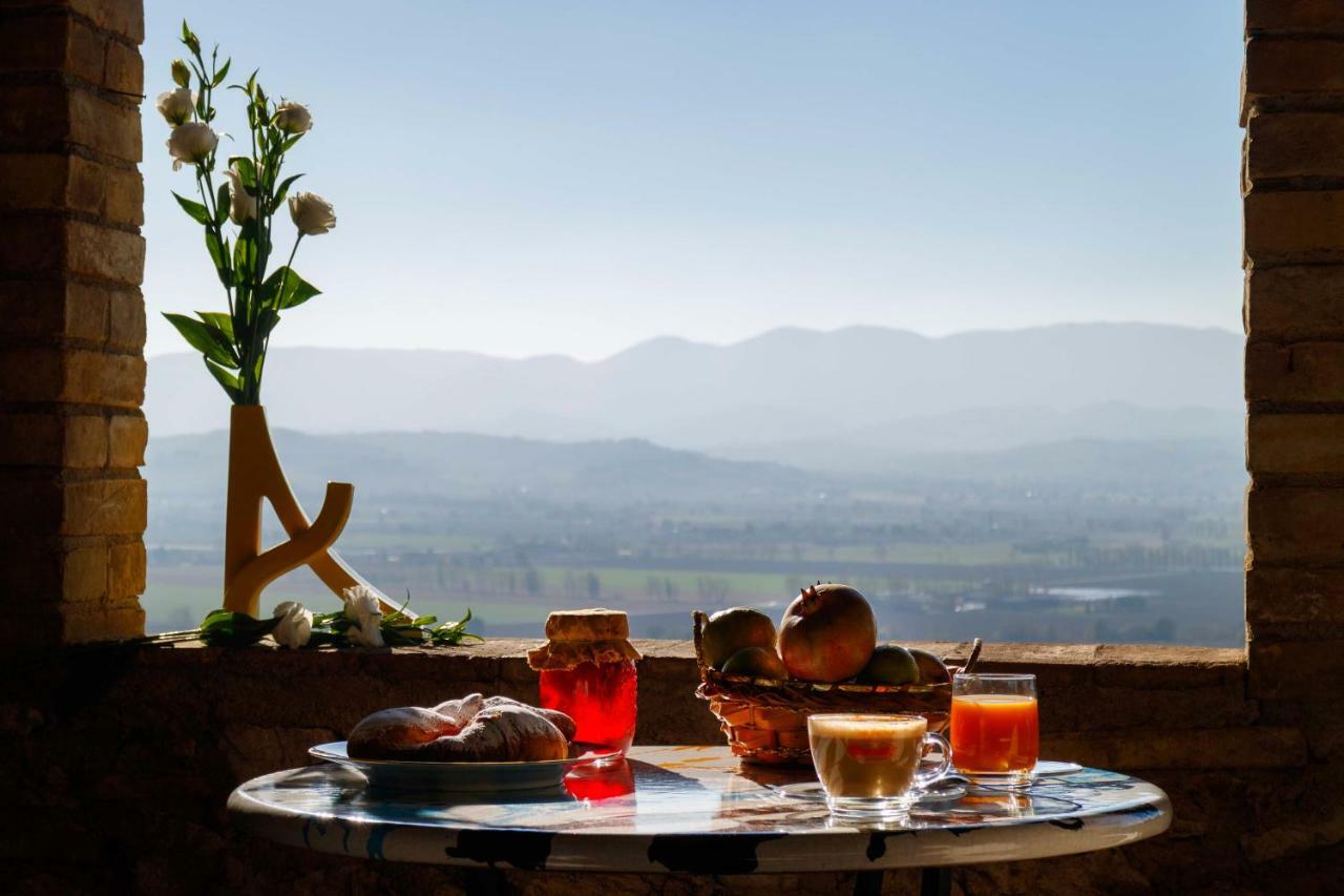 Relais Borgo Lizori Country House Кампело сул Клитуно Екстериор снимка